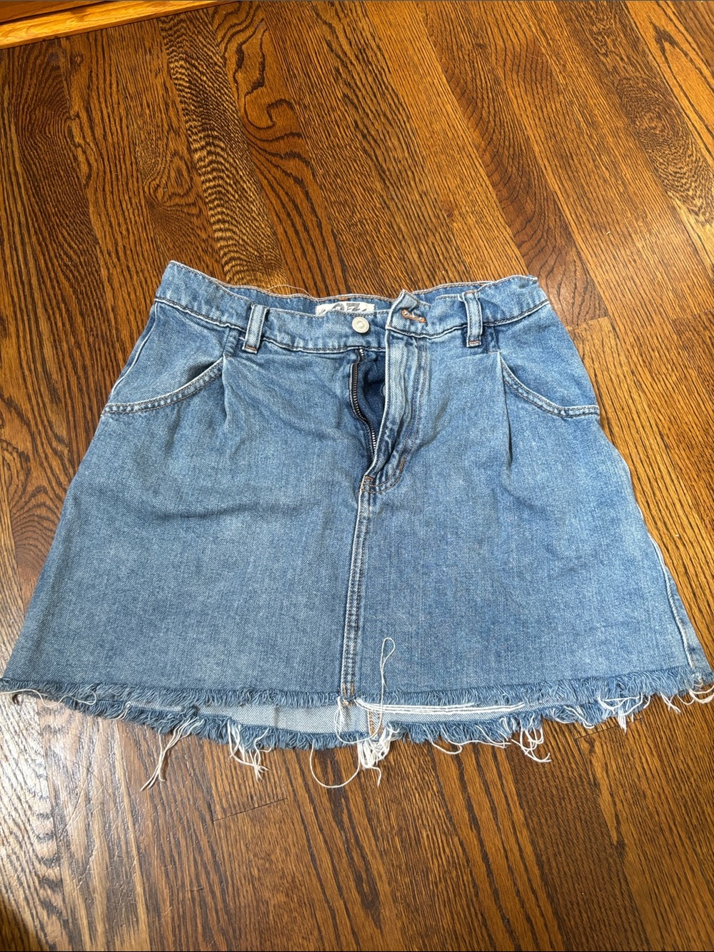 Casual Blue Denim Mini Skirt with Frayed Hem We the Free / Free People
